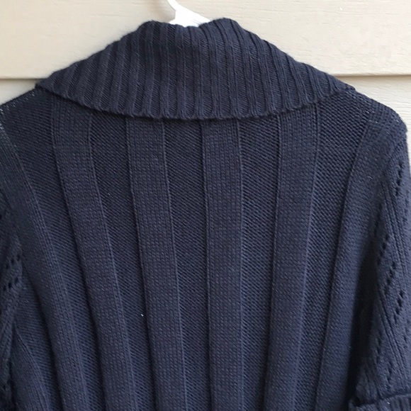 Go from winter to spring in this cute short sleeve navy blue cardigan. - Picture 6 of 8